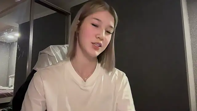 lilXdomiii Adlı Modelin Canlı XXX Sohbeti