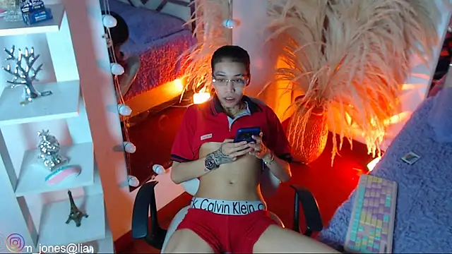 Jonesliam23 Chat XXX live