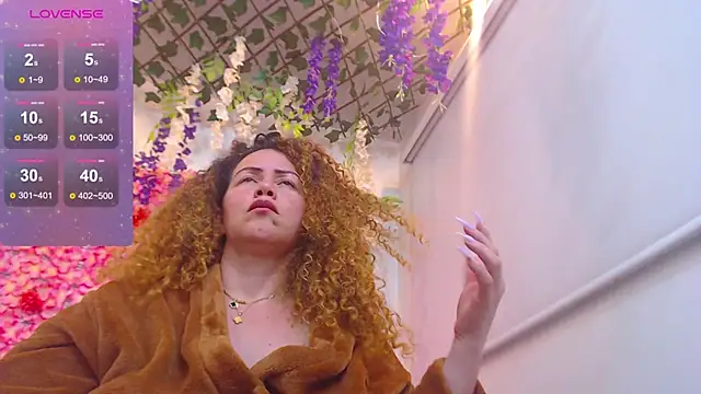 แชท XXX สดของ BLONDE_SEXYHOT