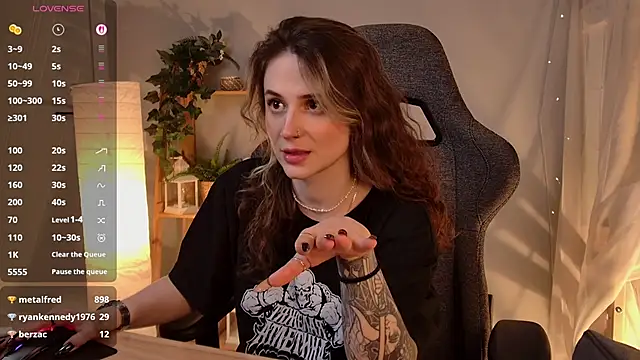 OliviaMcClean Chat XXX live