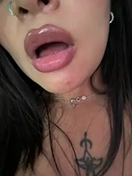 แชท XXX สดของ Saray_charmante