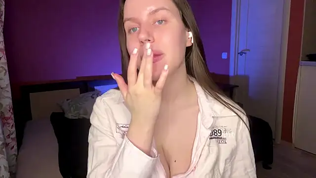 SanoraVillnave élő XXX-chatje