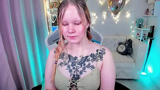 AnnieVibe Chat XXX in diretta