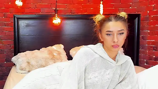 ChristynaRoss Chat XXX in diretta