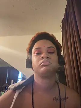 nickytheehawtie Chat XXX in diretta