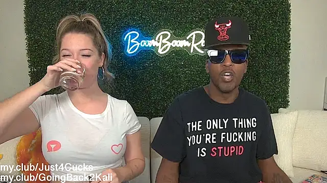 boomboomr00m Adlı Modelin Canlı XXX Sohbeti