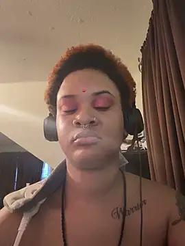 nickytheehawtie Chat XXX in diretta