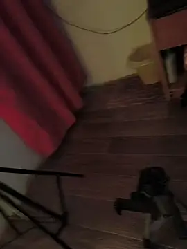 Misterjhons2: διαδικτυακό σόου στην κάμερα