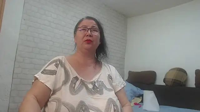 Chat XXX ao vivo de EmmaSquirt