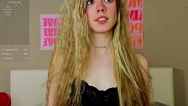 XXX chat uživo modela TiffinyMergist