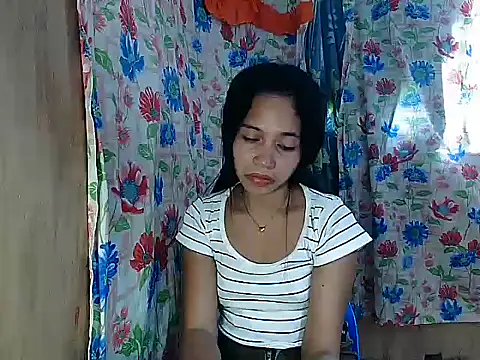 PinaySkinnyGirl: онлайн-секс-чат