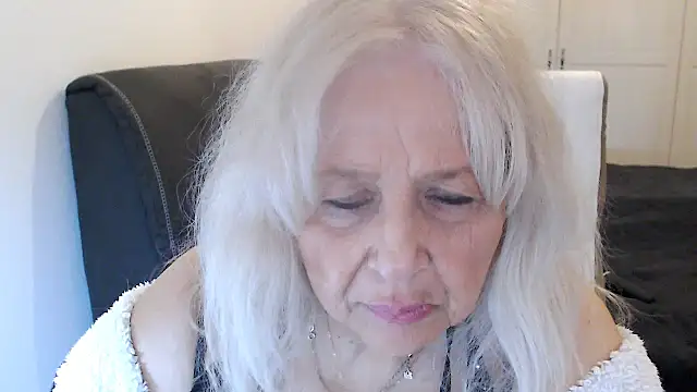 SusiLifeXXX Adlı Modelin Canlı XXX Sohbeti