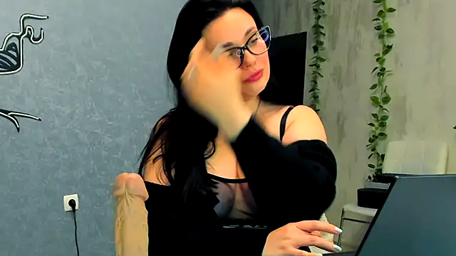 دردشة Yesss_Lilith الجنسية المباشرة