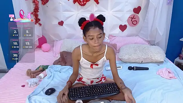 adisson_petite1: онлайн-секс-чат