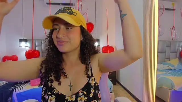 NoaMalak7のライブXXXチャット