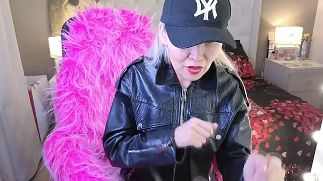 RoxalanaStar 即時 XXX 聊天