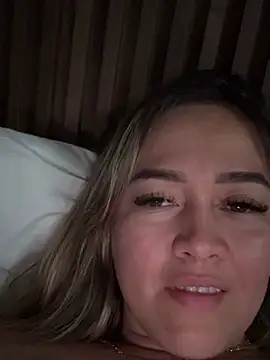 Danielavegax: διαδικτυακό σόου στην κάμερα