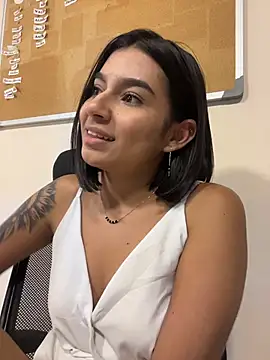 AlyssaRay: онлайн-секс-чат