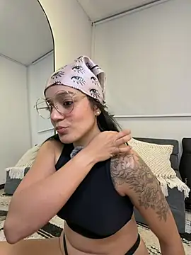 EVA_WILD1 Adlı Modelin Canlı XXX Sohbeti