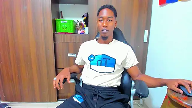 Dreamastercum_ Chat XXX in diretta