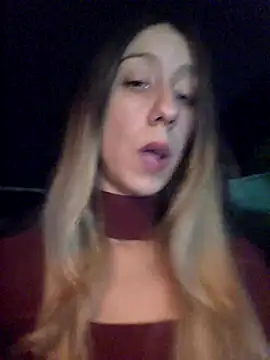 PetiteSecrets élő XXX-chatje