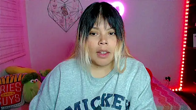 Chat XXX en directo de EllieMoonX