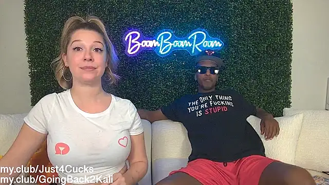 boomboomr00m Adlı Modelin Canlı XXX Sohbeti