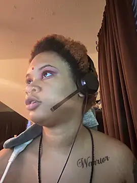 nickytheehawtie élő XXX-chatje