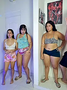 Chat +18 de royalgirls_x ao vivo