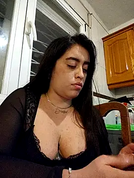 Chat +18 de MissNyraSecret ao vivo