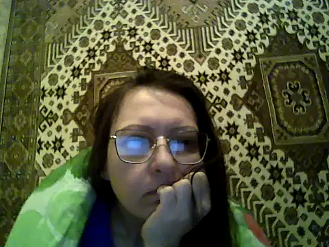 FayInessaKiss élő XXX-chatje