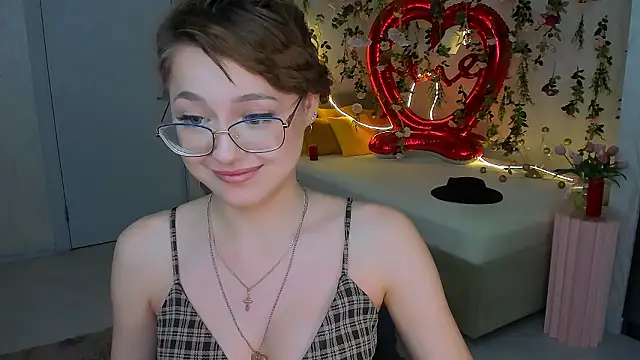 Chat +18 de SereneFlame ao vivo