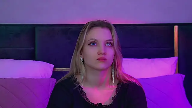 StacyEvances: онлайн-секс-чат