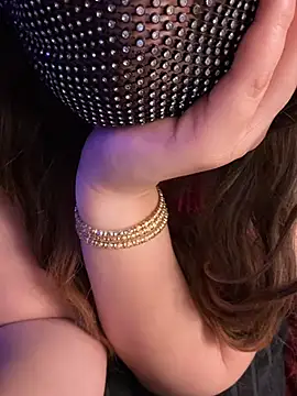 Yaraa8 现场XXX聊天