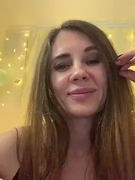 LucieMack Adlı Modelin Canlı XXX Sohbeti