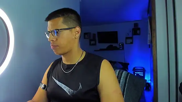 دردشة _John_Boy_ الجنسية المباشرة