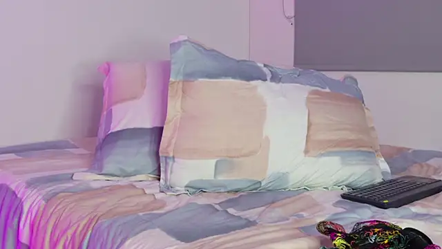 แชท XXX สดของ isahilton1