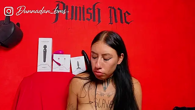 Show modela Dunnadan_Bms na web-kameri