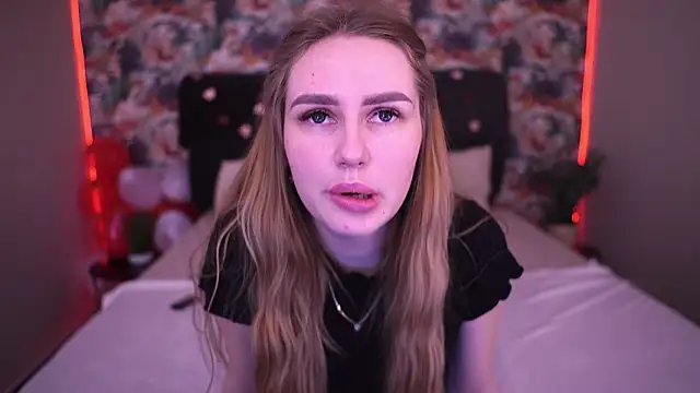 Show modela GabriellaJass na web-kameri