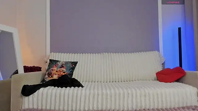 Monika-peachのライブXXXチャット