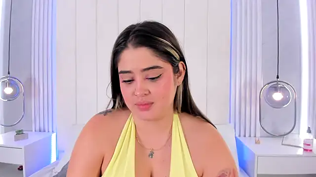 AlannaFoxxのライブXXXチャット