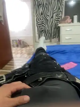 Latino_jr élő XXX-chatje