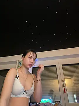 Just-Lilly: онла йн-секс-чат