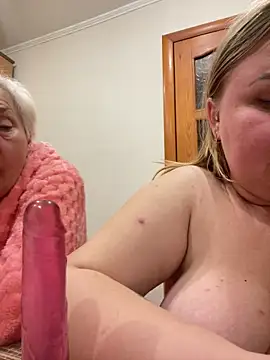 XXX chat uživo modela Mommy-girl-Lola