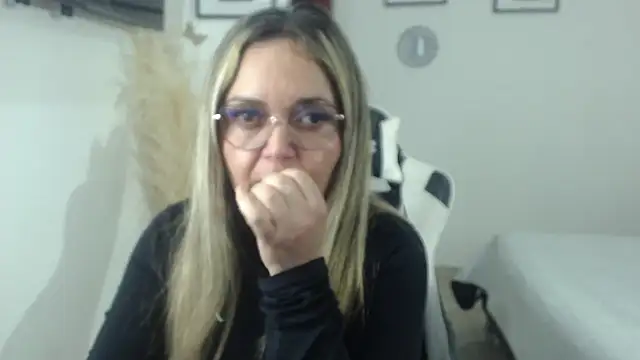 samy_vsn élő XXX-chatje