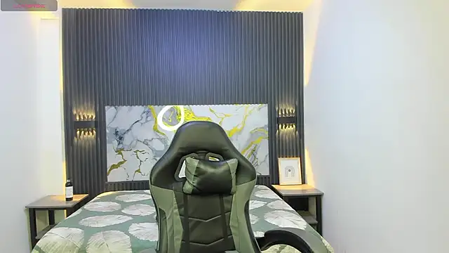 SantiagoRusso18: онлайн-секс-чат