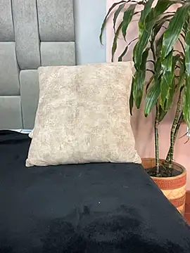 alicia-petiteのライブXXXチャット