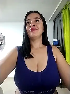 XXX chat uživo modela hailey85