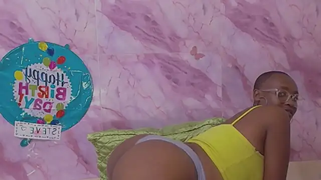 EbonyOlive69 – Live XXX-chat