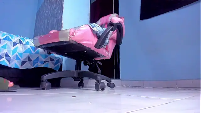 AngelaCoffee Adlı Modelin Canlı XXX Sohbeti